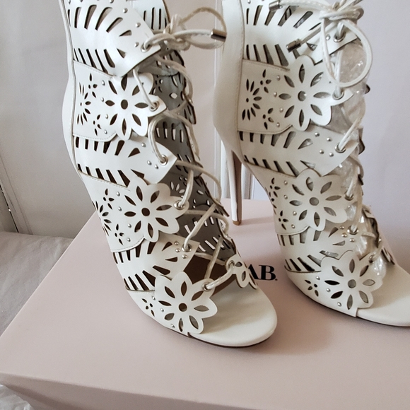 Women's Shoes - Picture 7 of 7